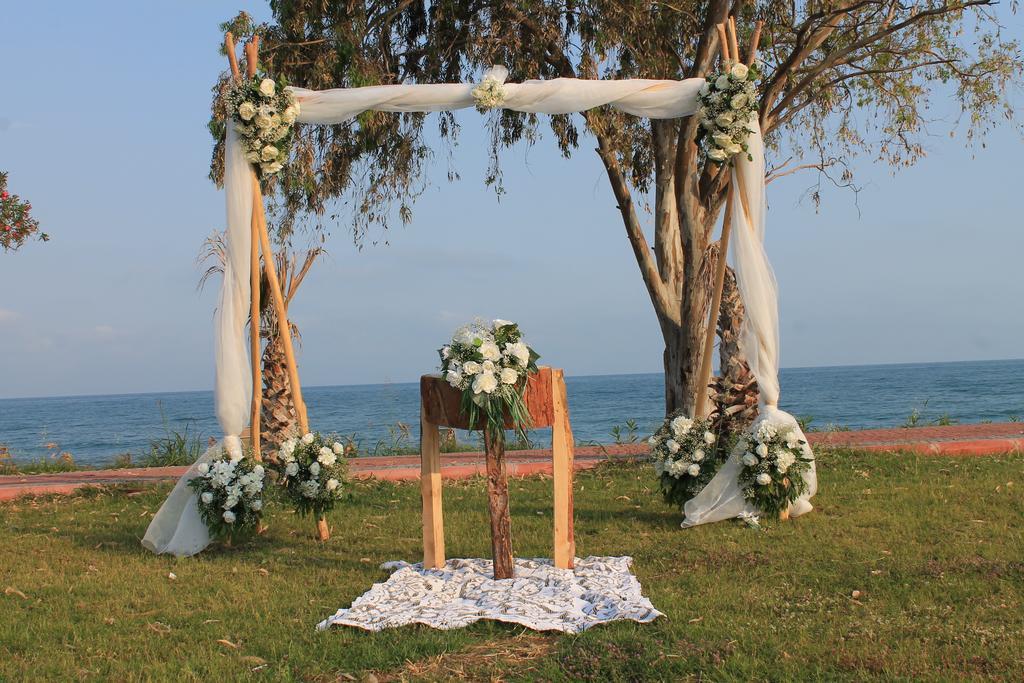 Wonasis Resort & Aqua Hotel Kargipinari Екстериор снимка